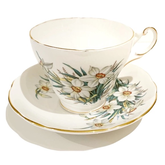 Vintage Regency English Bone China England Tea Cup and Saucer White Flowers Gold - Picture 1 of 6